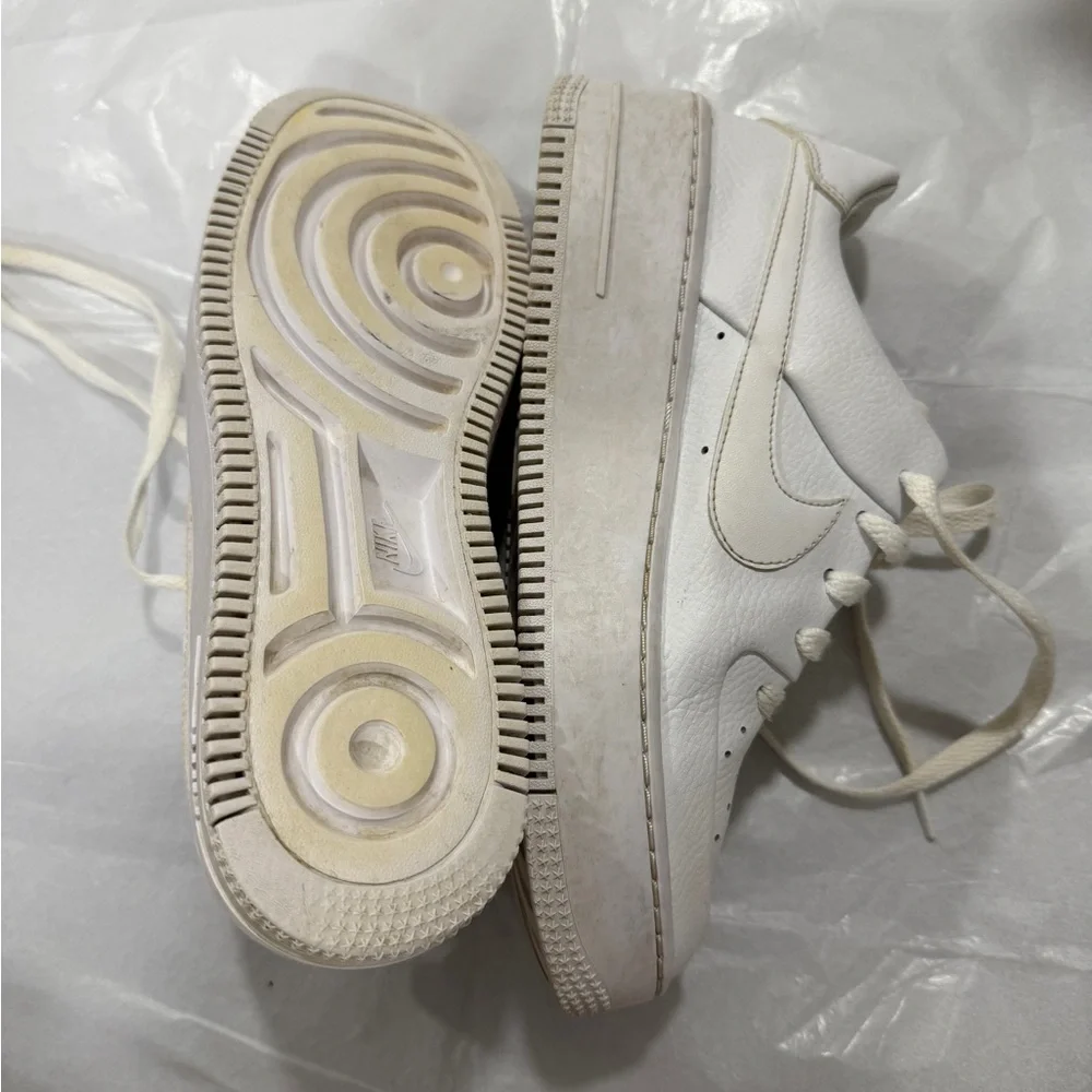 Nike Air Force 1 Low White Women’s Size 8.5 AF1 Sneakers - Picture 3 of 7